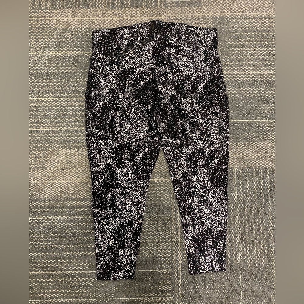 Torrid Premium Legging - Metallic Splatter Black Size 3 - Picture 11 of 11